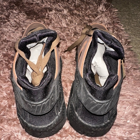 NWOT Nike Air Huarache LE Black and Tan Men's Shoes 7 - Picture 8 of 10